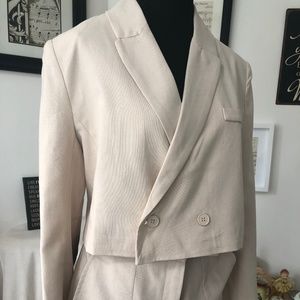 NWT Spring 2024 Designer  Beige Linen Suit